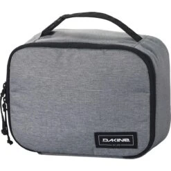 Dakine Kids Lunch Box 5L 11 Dakine Kids Lunch Box 5L -The Ski Equipment Store fdfe6e5e2c9bf6d9a5458e06282cfd618dc9c2e0acd937d94321968cee5a4416 64198.1683759594